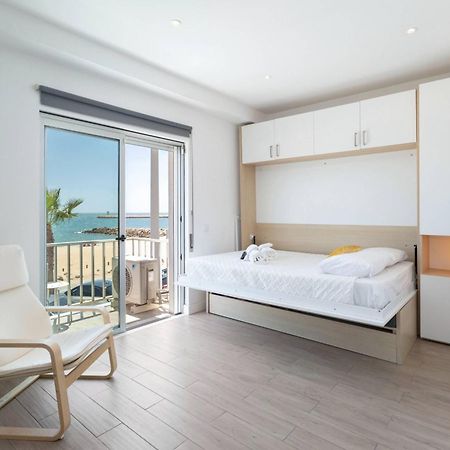 Centralgarve - Stunning Beach Front Studio - Astro Quarteira Exterior photo