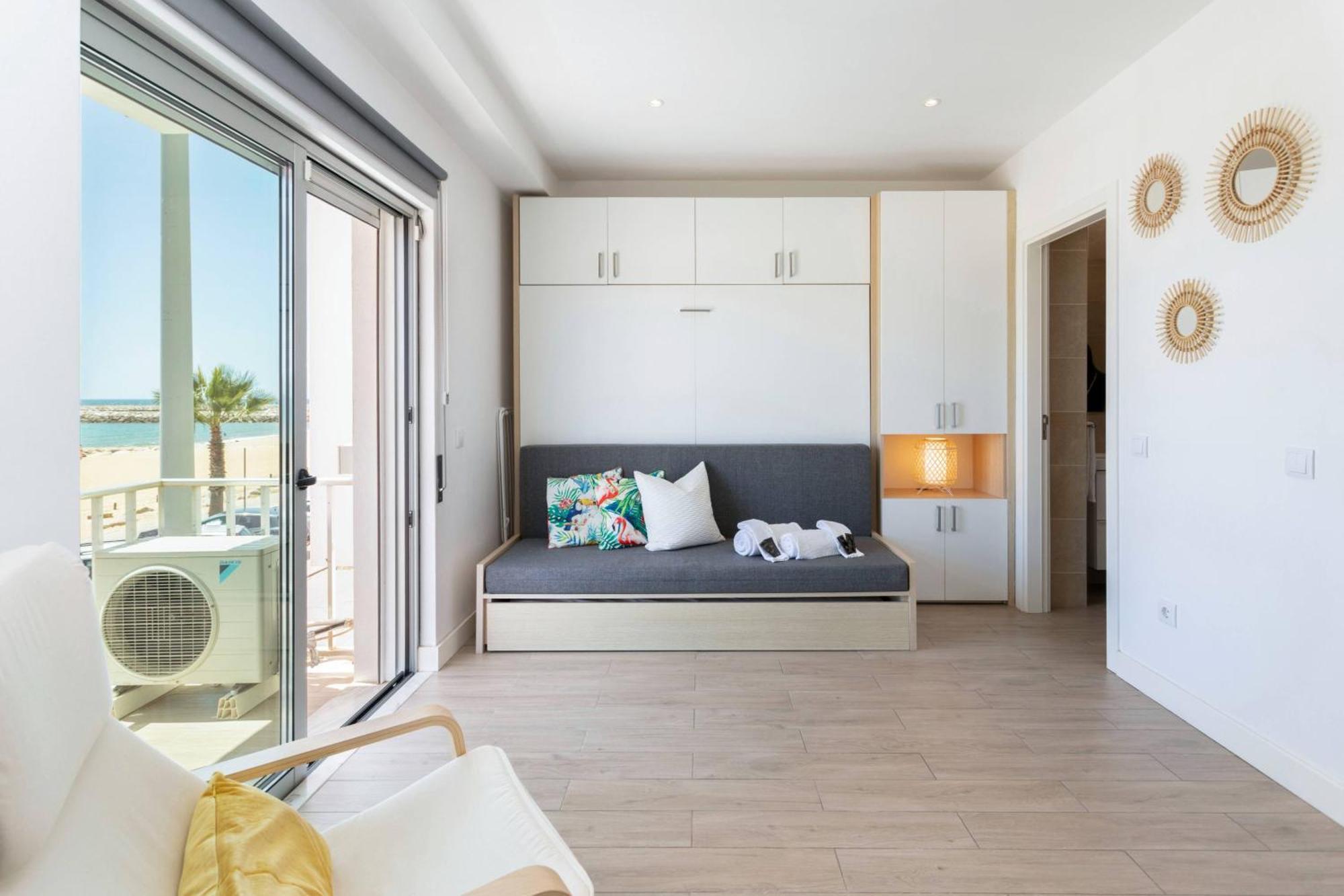Centralgarve - Stunning Beach Front Studio - Astro Quarteira Exterior photo